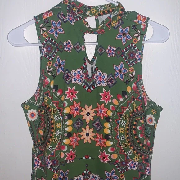New York & Company: green and floral paisley print sleeveless dress w/ pockets - Picture 2 of 12